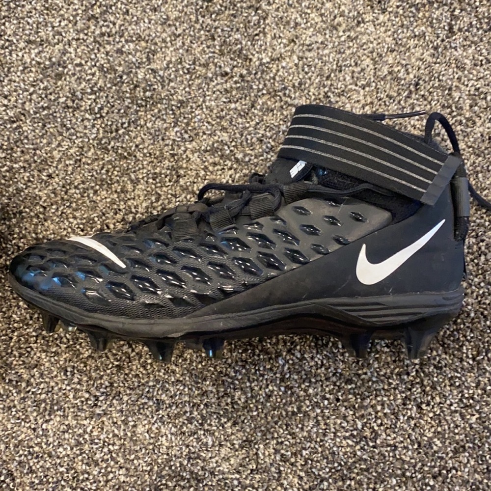 Nike Force Savage Football Cleat Size 11W